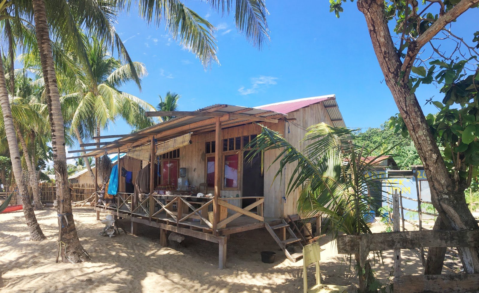 Naira dive resort